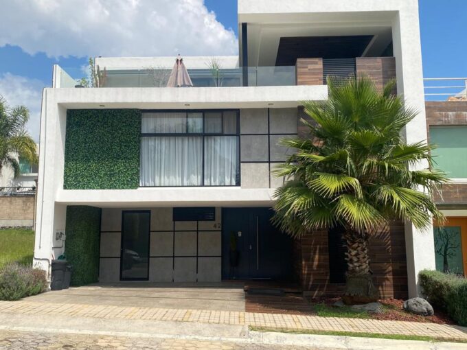 Parque Victoria Lomas Angelopolis II - casa en venta de 3 niveles