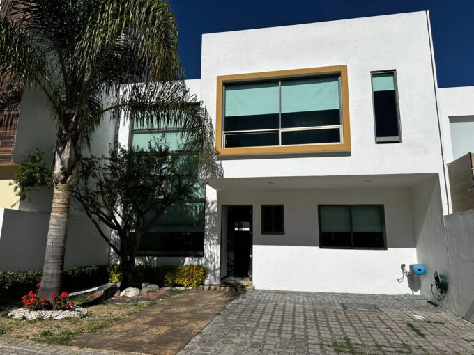 Parque Nuevo León Lomas de Angelópolis III - Casa en Venta