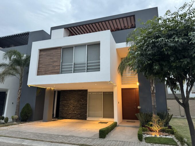 Parque Baja California Sur Lomas de Angelópolis III – casa en venta