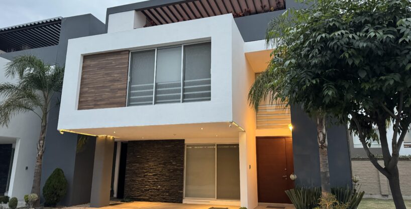 Parque Baja California Sur Lomas de Angelópolis III - casa en venta