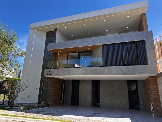 Parque Potosí Lomas de Angelópolis III - Casa de Lujo en Venta