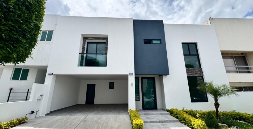 Clúster 11-11-11 Lomas de Angelópolis I - casa en venta