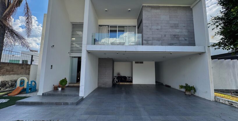 Clúster 444 Lomas de Angelópolis I - Casa en venta 2222168656