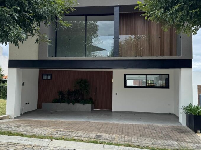 Parque Cuernavaca Lomas de Angelópolis III - Casa en venta 2222168656