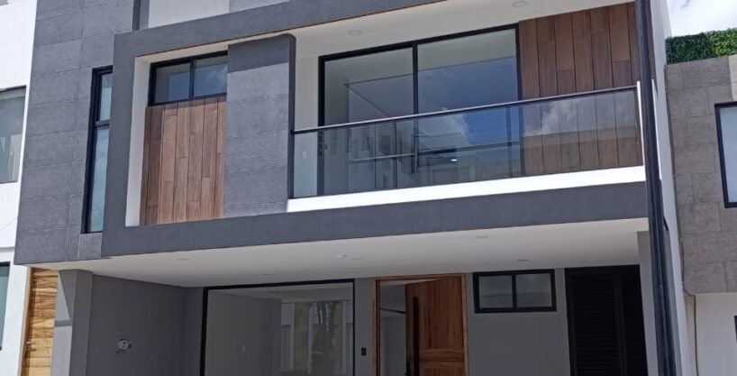 Parque Nuevo León Lomas de Angelópolis III - Casa en venta de 3 niveles