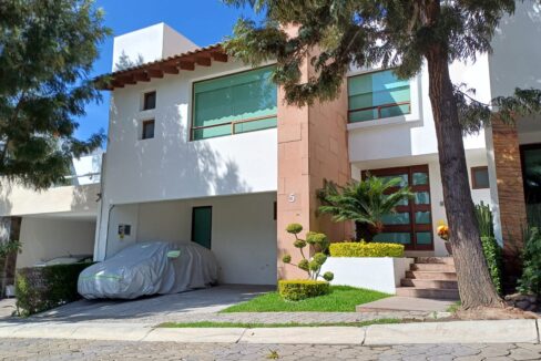 Parque Santiago Lomas de Angelópolis II - casa en venta de 2 niveles