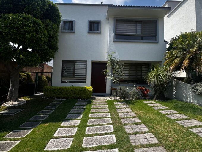 Clúster 666 Privanza Lomas de Angelópolis I – casa en renta