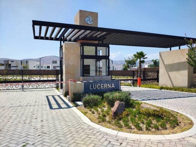 Acceso residencial de Parque Lucerna en Lomas de Angelópolis III